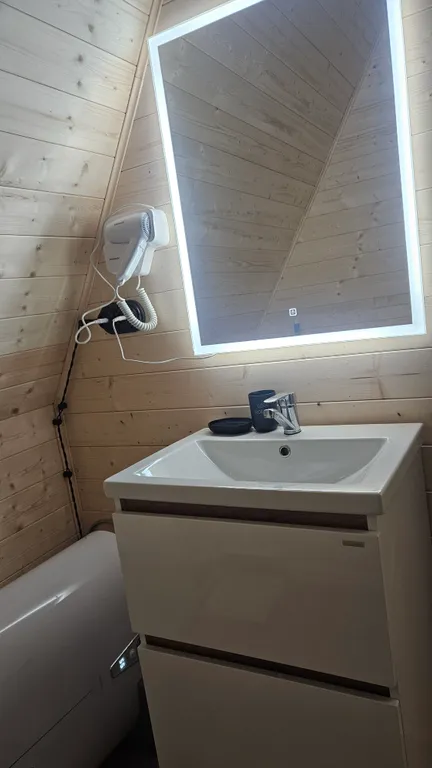 Новый двухуровневый Афрейм, две спальни и гостиная на Софийской поляне