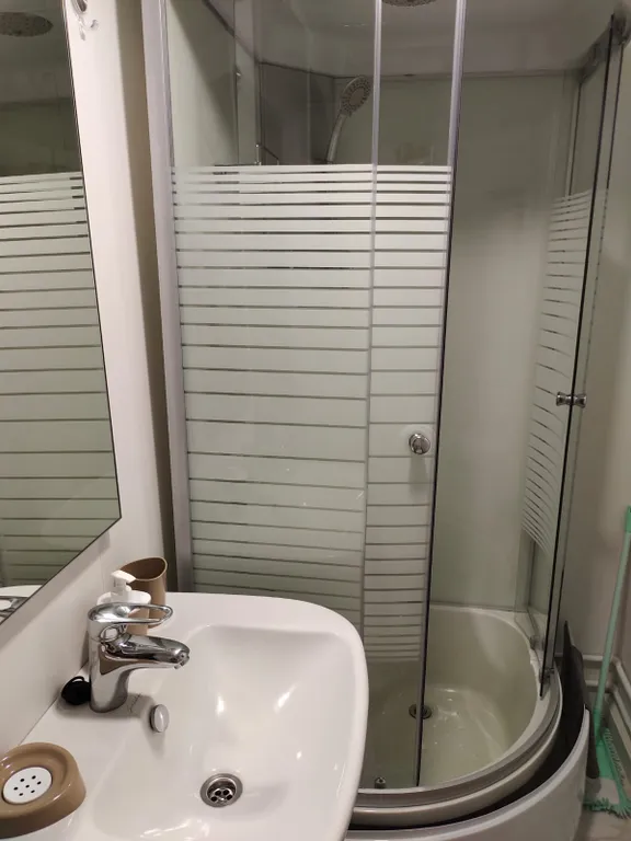 Чудо-дача, дом Капитан на берегу пруда