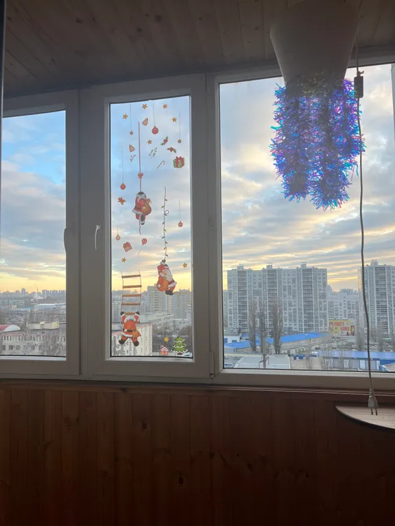 Светлая, тёплая, просторная однокомнатная квартира с видом на город