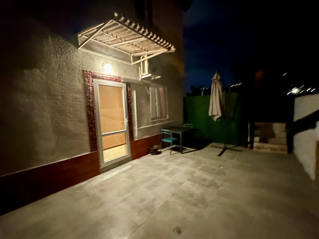 Уютная квартира с двором для хорошего отдыха