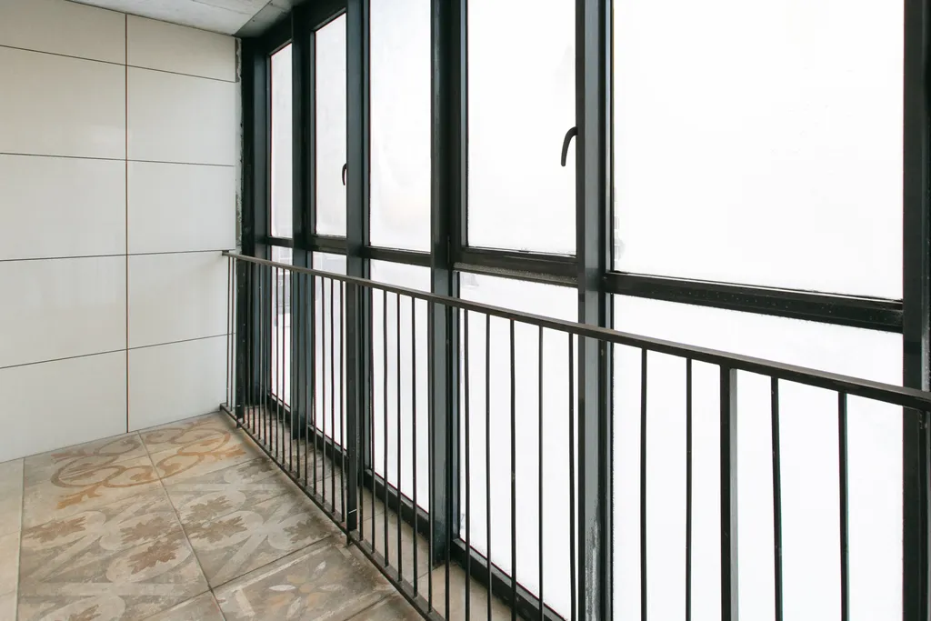 Двухкомнатная квартира-студия возле метро "Маршала Покрышкина"