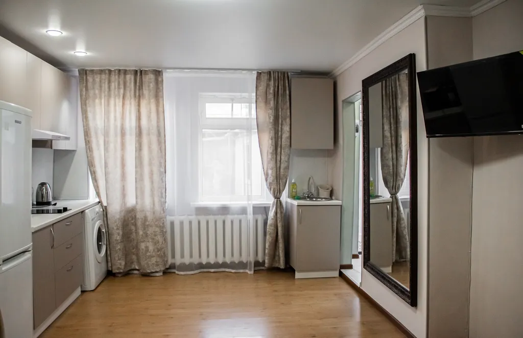 Домик с двором и парковкой для семей, командированных гостей и пар