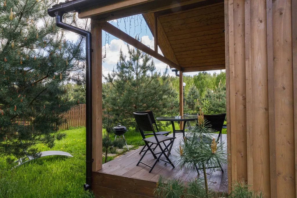 Уютный коттедж в лесу у пруда