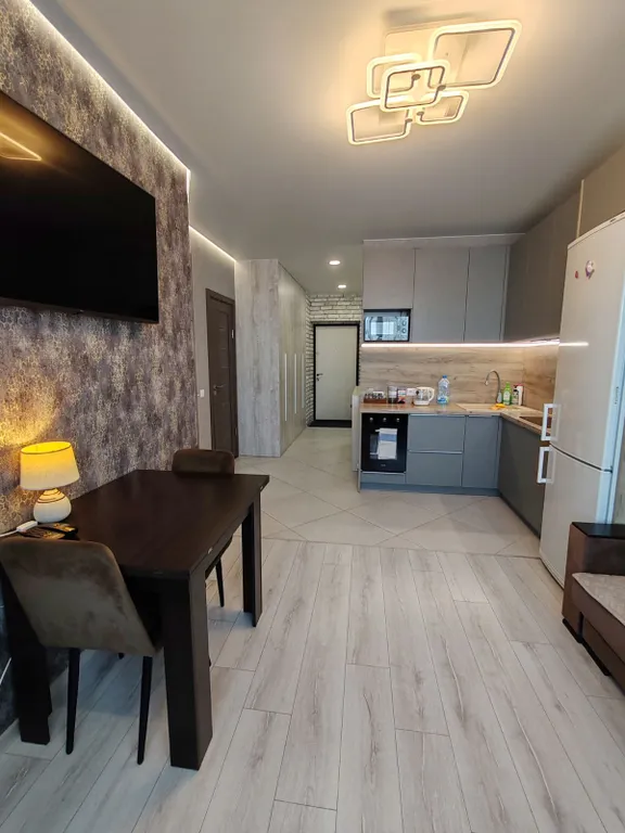 Евродвушка у метро Аэродромная с отдельной спальней