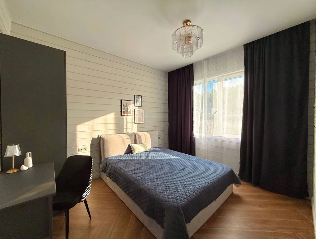 Загородный дом с большой террасой, кострищем и финской сауной