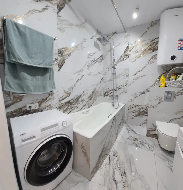 Новострой с видом на море