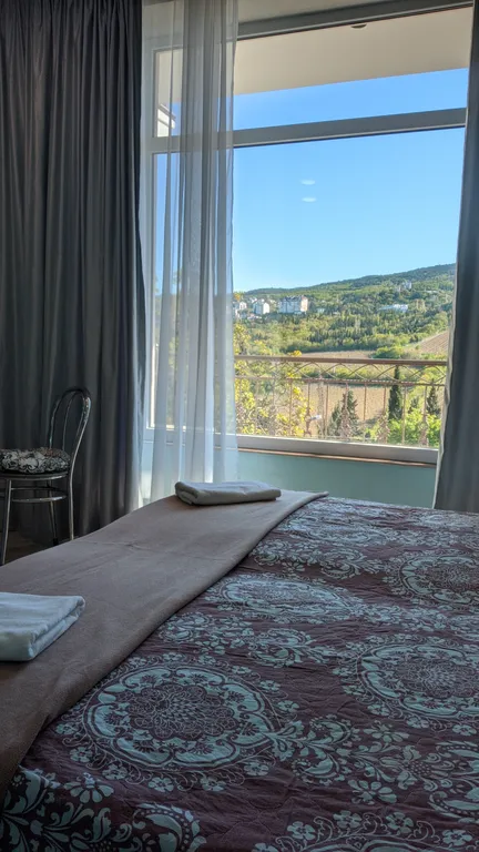 Квартира Видовая студия с балконом — аренда посуточно в Ялта