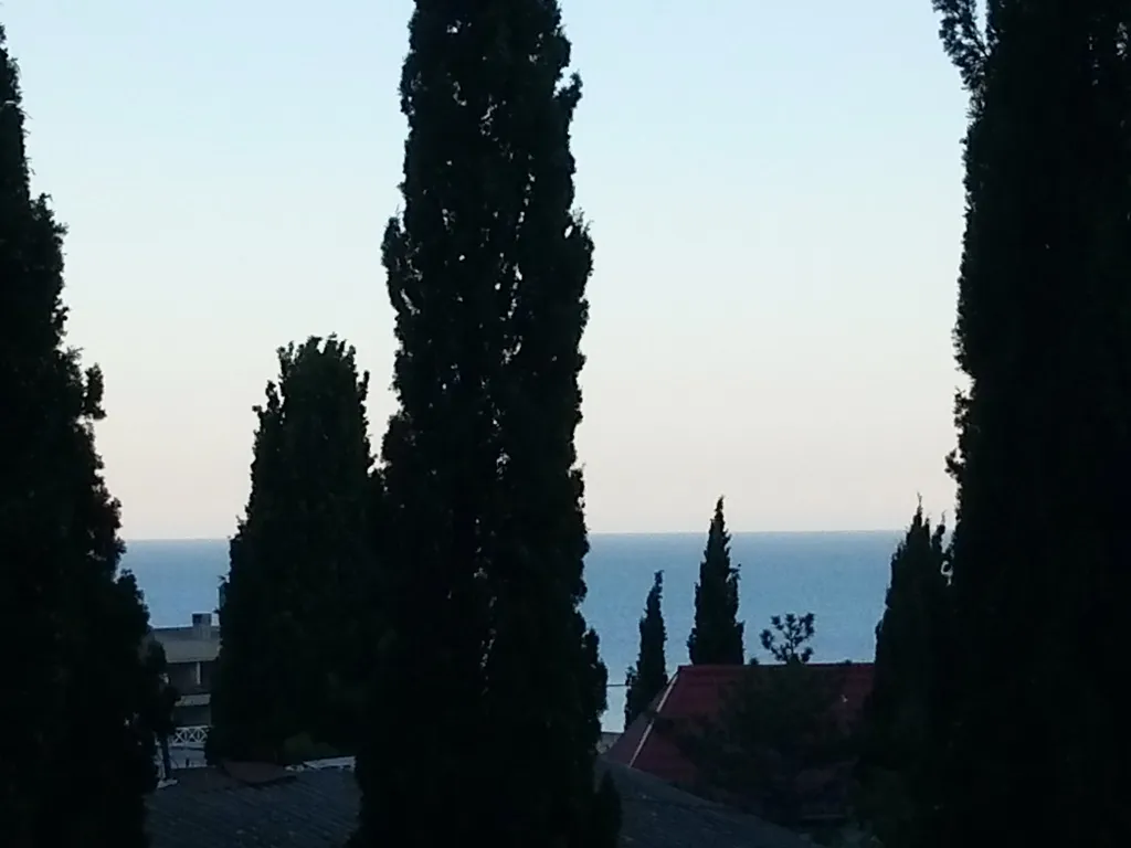 Двухкомнатная квартира с большой видовой террасой, отдельным входом