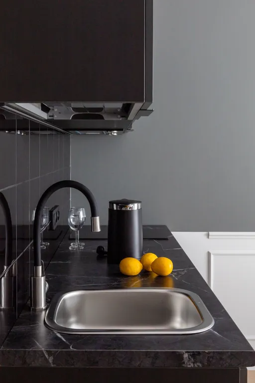 Современная студия с балконом и панорамными окнами у острова Канта