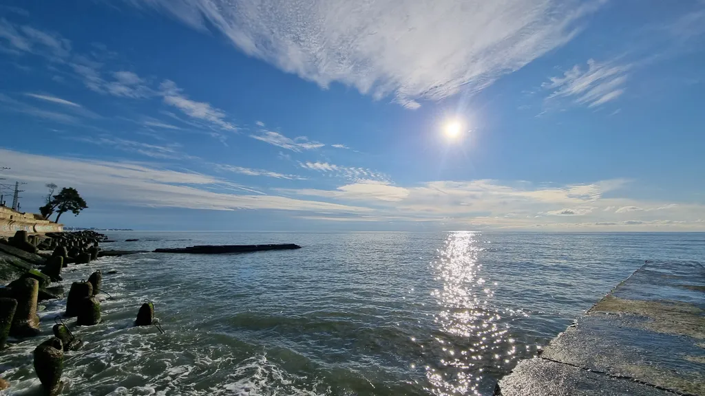 Видовая, уютная квартира с балконом у реки в центре