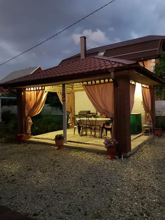 Уютный домик в тихом дворе