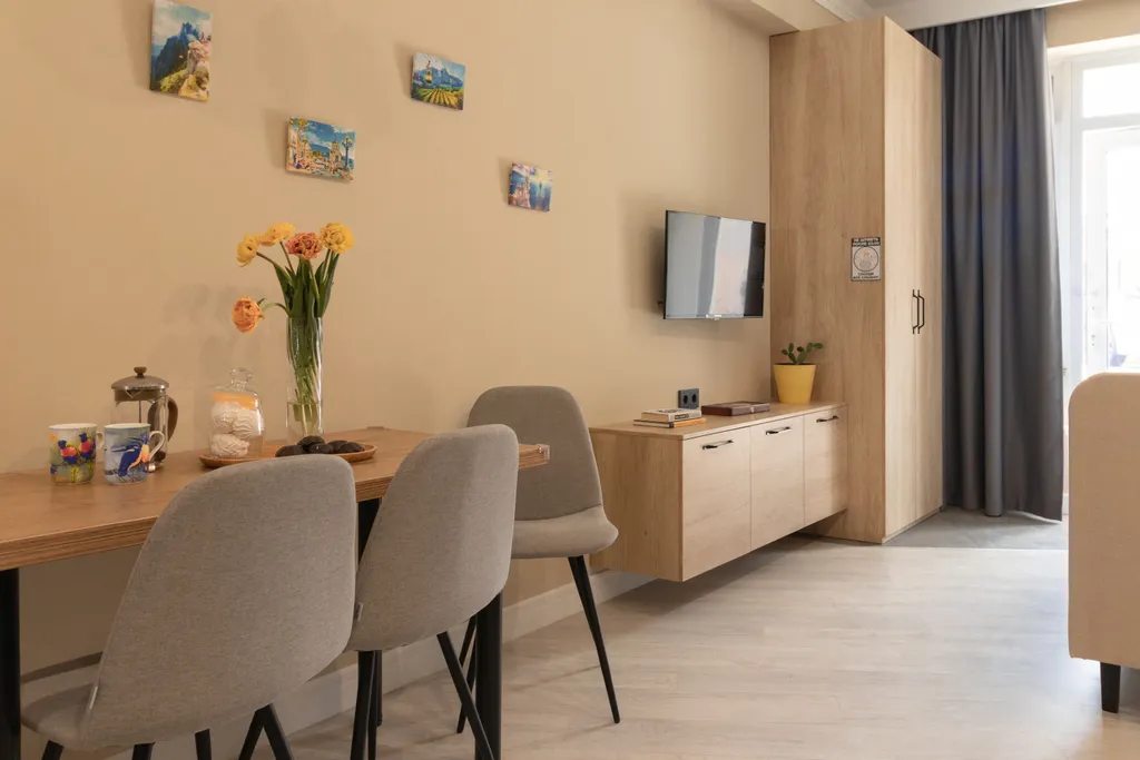 Студия у Массандровского парка в элитном районе Ялты