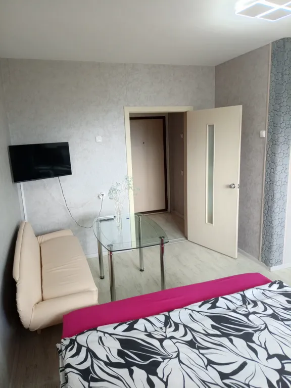 Студия у ледовой арены Трактор