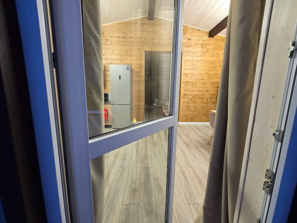 Коттедж Дом у реки в 1 минуте от пляжа — Шишкино