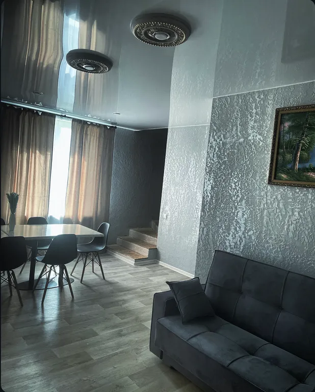 Уютный дом с баней и бассейном в 10 минутах от города