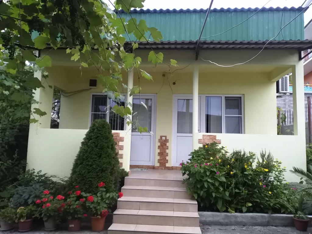 Квартира Комната — аренда посуточно в Лоо