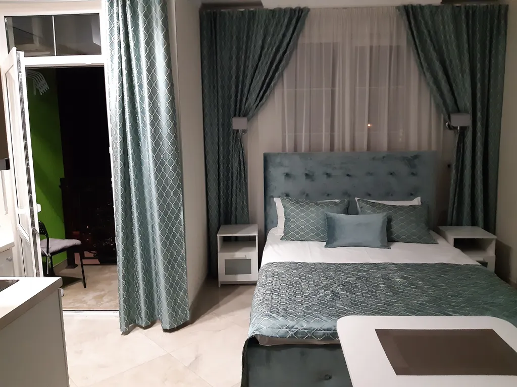 Апартаменты студия с балконом