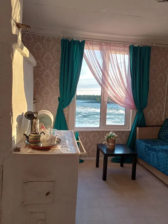 Поморский деревенский домик на берегу Белого моря