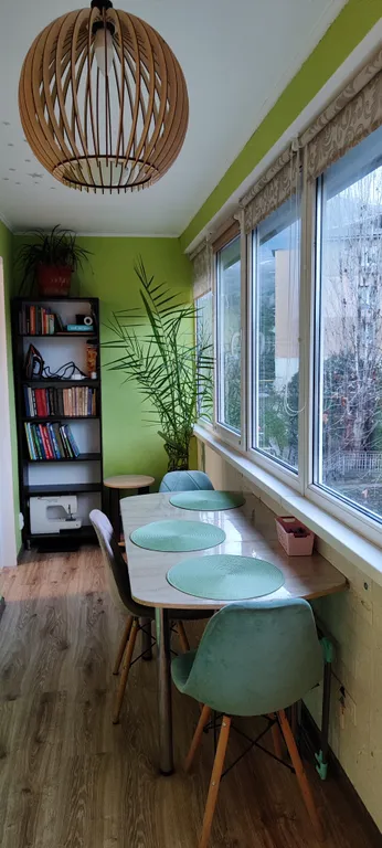 Двухкомнатная квартира в микрорайоне с видом на море и горы