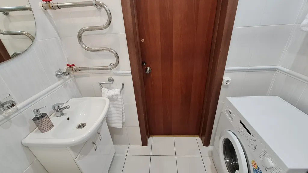 Просторная комфортабельная двухкомнатная квартира в многоэтажном доме