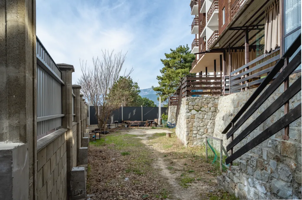 Двухэтажная квартира «отдых у ручья» со своей террасой и мангалом