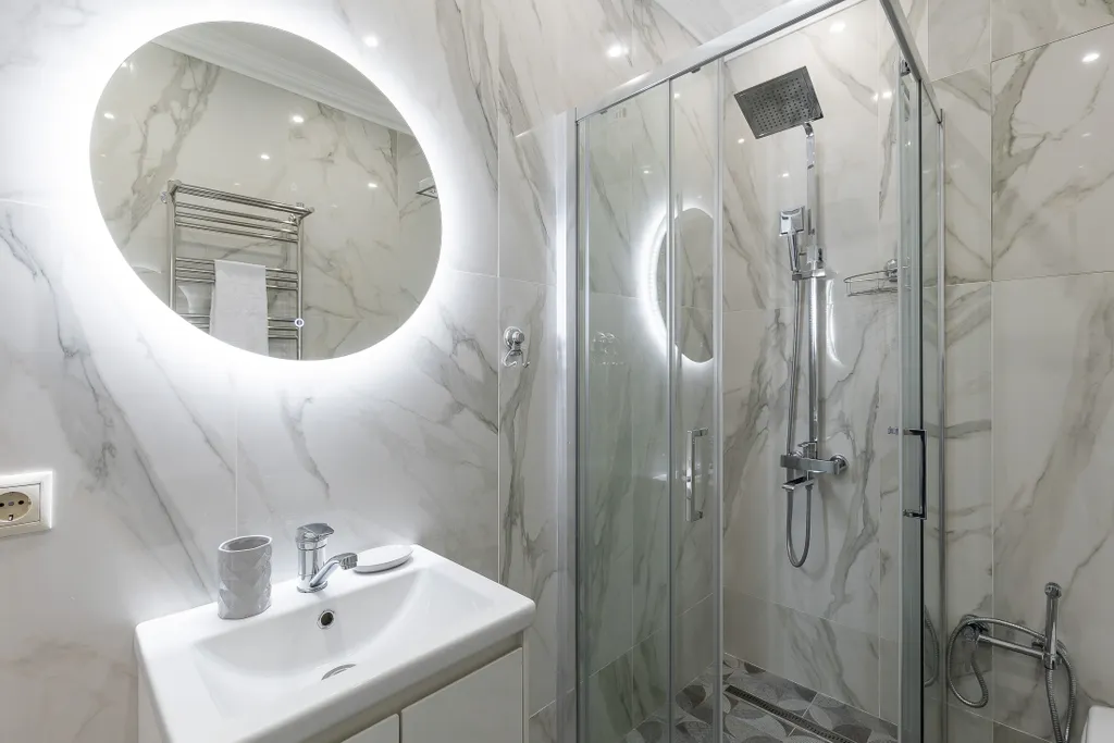 Апартамент с большой террасой и бассейнами на территории