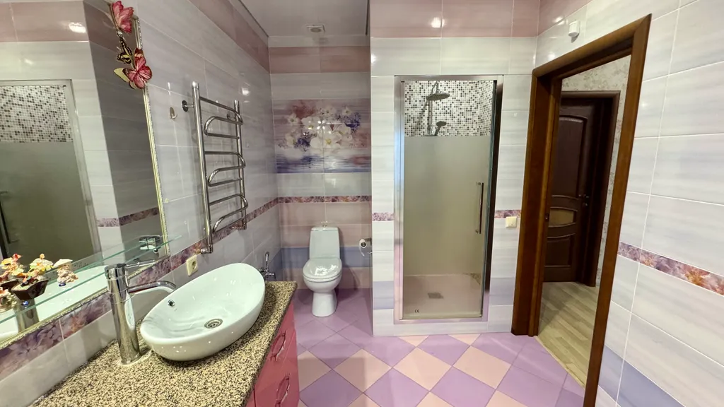 Коттедж с бассейном, баней