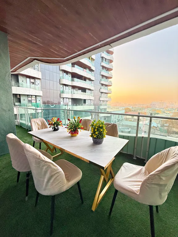 Modern Stroy 40 by Royal rentals