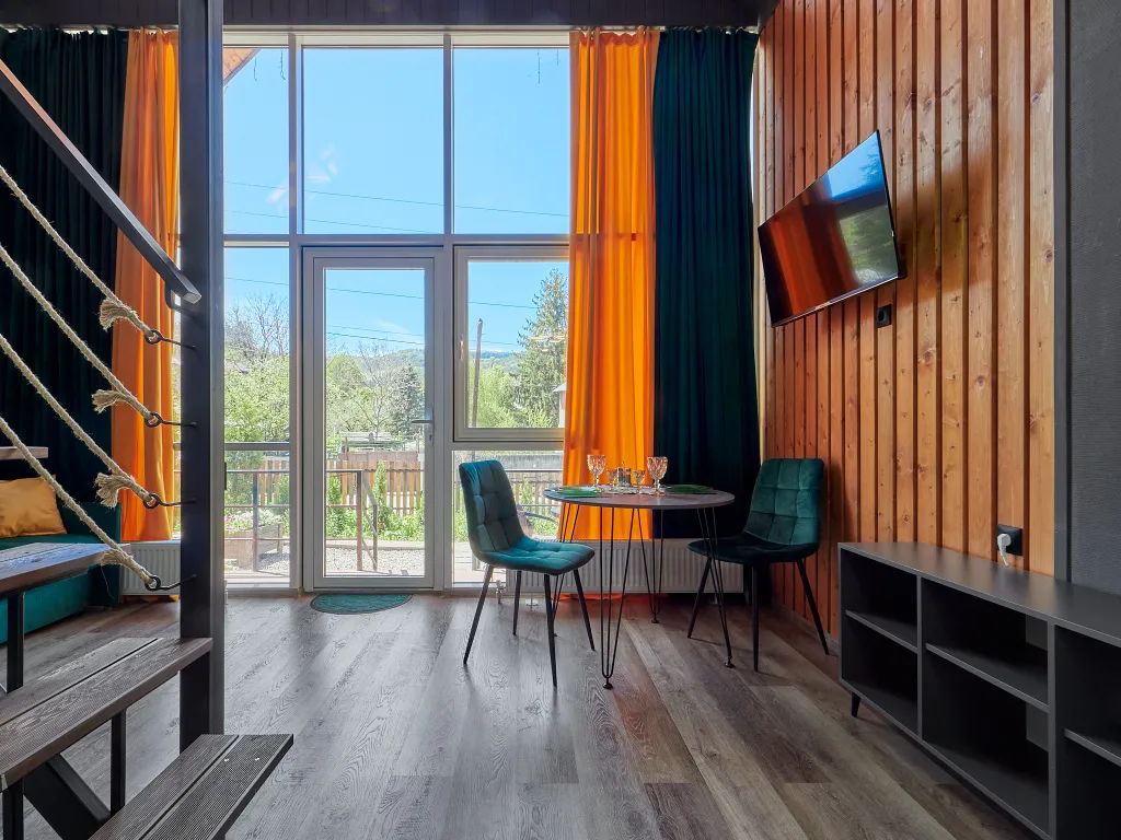 Шале с бассейном