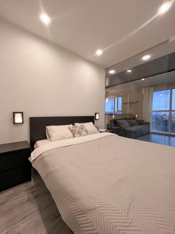 Дизайнерская квартира с панорамными окнами и кондиционером ЖК Акварели