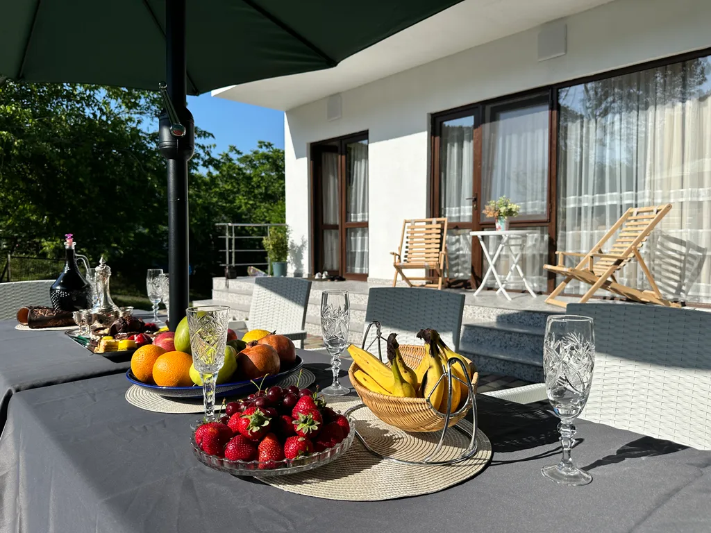 Большая вилла с песчанным пляжем