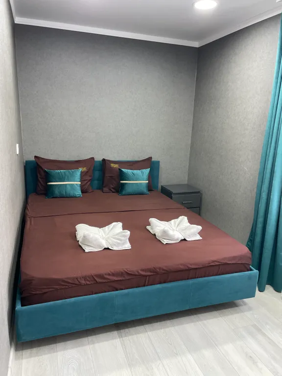 Компактная двушка в балконом и видом на сквер в районе АЭТЗ