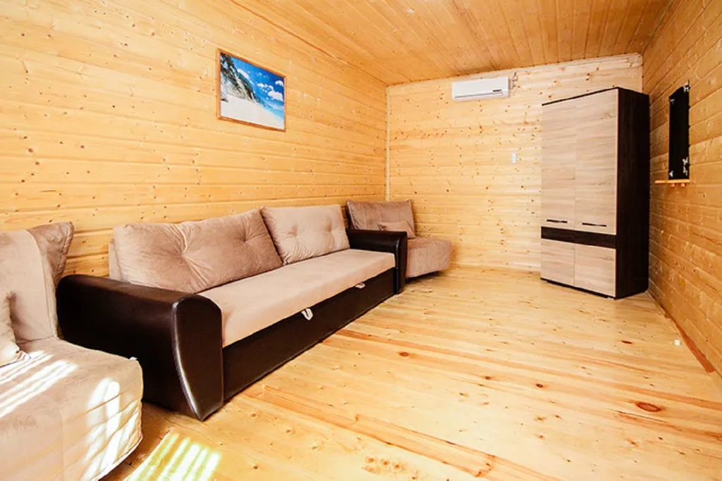 Двухэтажный дом из сруба