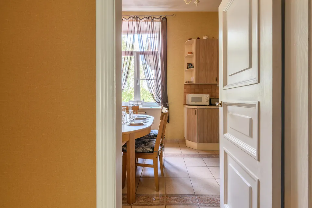 Роскошная квартира с балконом и парковкой рядом с Петропавловкой