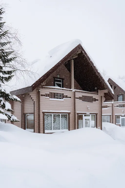 Коттедж Частный дом с видом на горы — аренда посуточно в Шерегеш