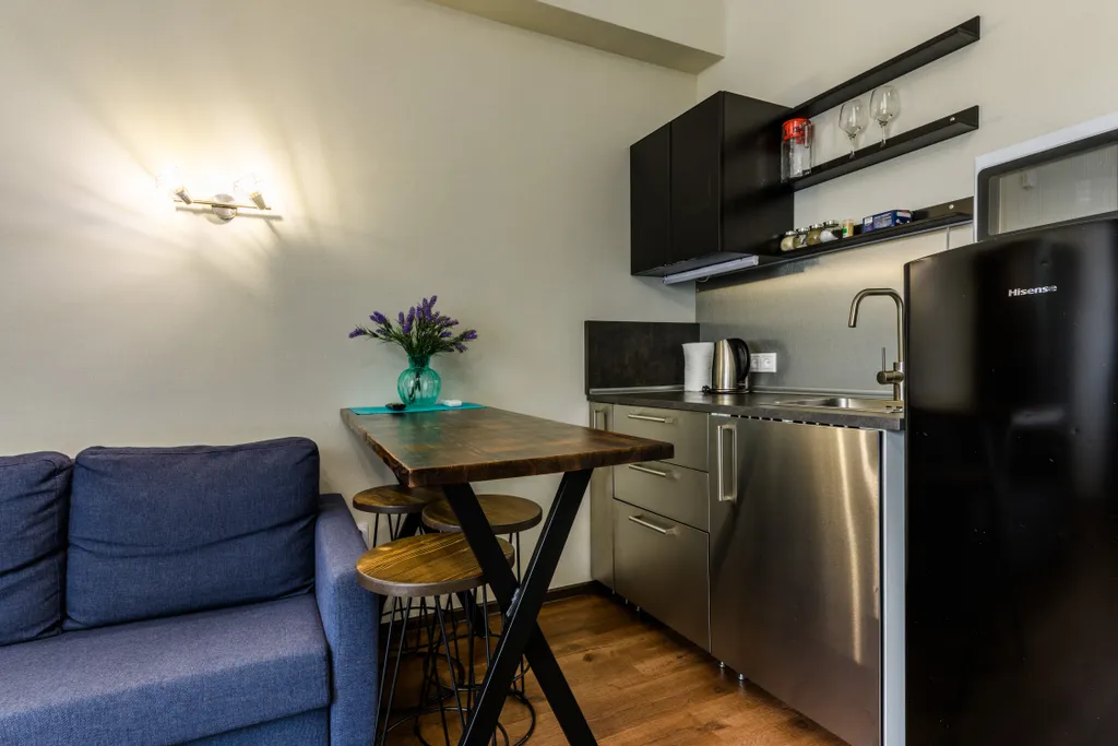 Улучшенная студия, ваша личная сцена с горными декорациями