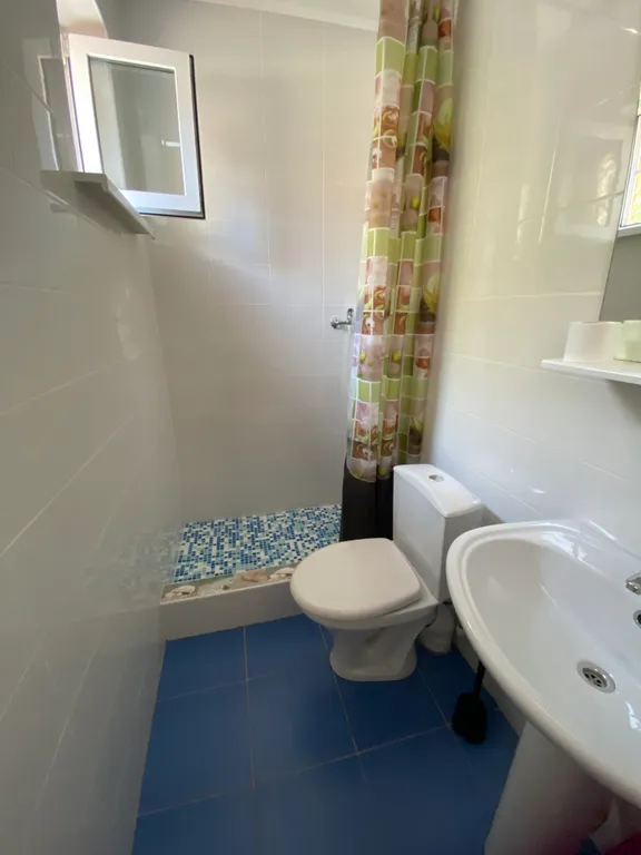 Комната в частном доме с отдельной кухней