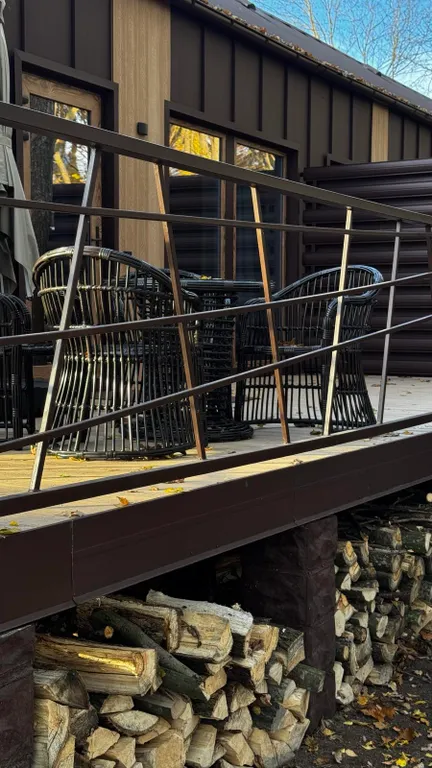 Уютный дом с видом на лес