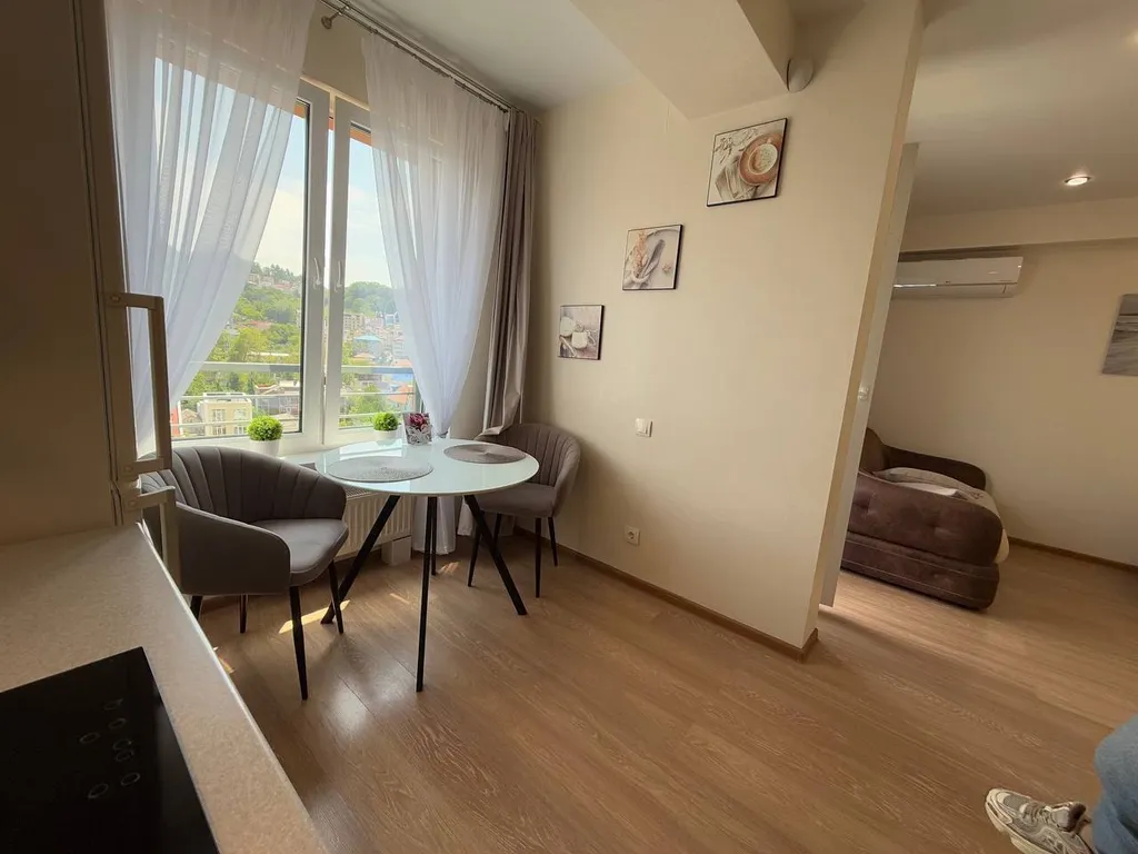 Просторная студия Восход для всей семьи с видом на море