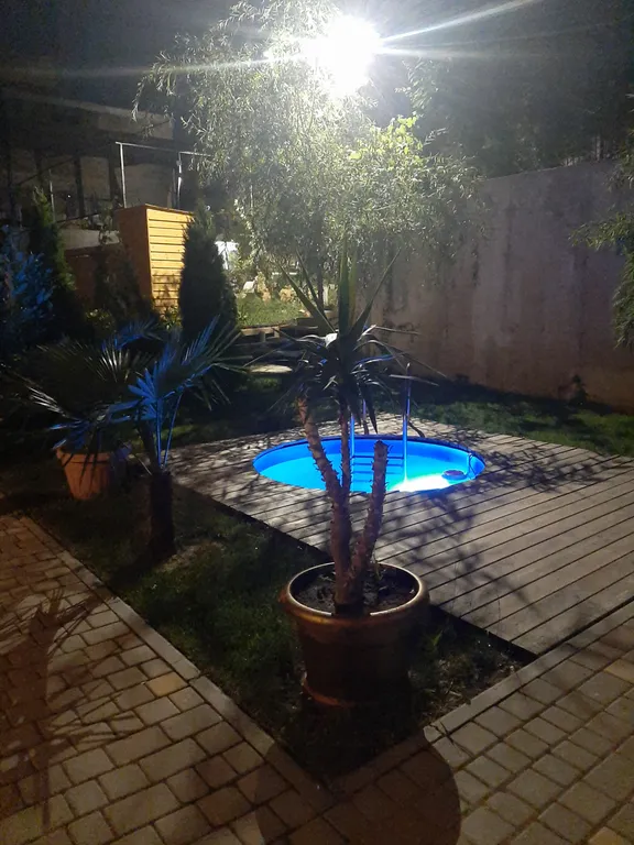 Сруб у моря