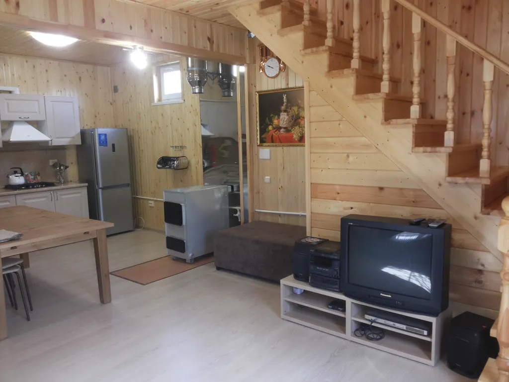 Дом на берегу озера Селигер