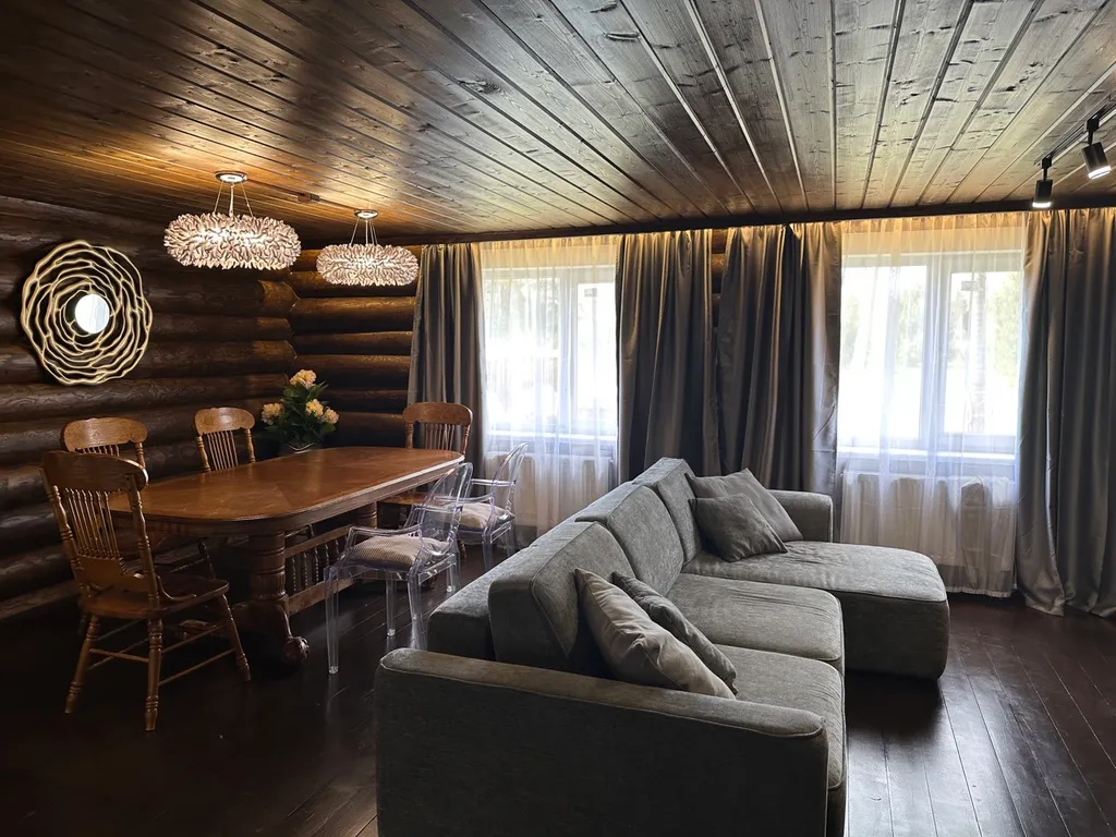 Просторный дом с баней и чаном