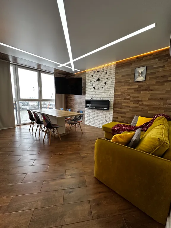 Geometry - просторная квартира с панорамным видом на реку в центре