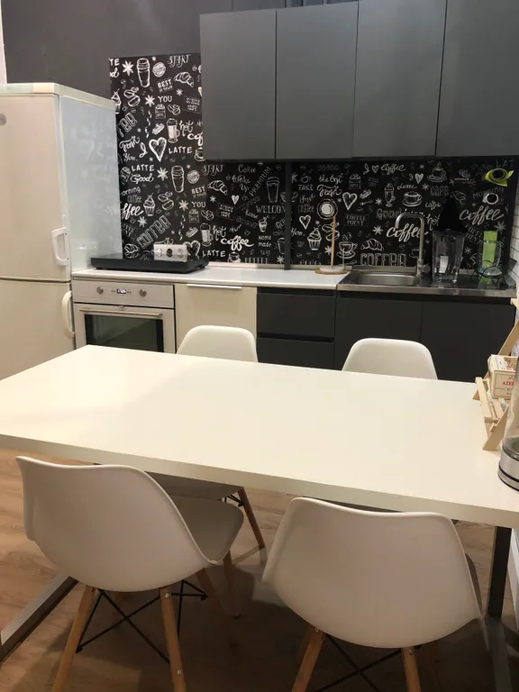 Квартира с эркером и видом на яблоневый сад