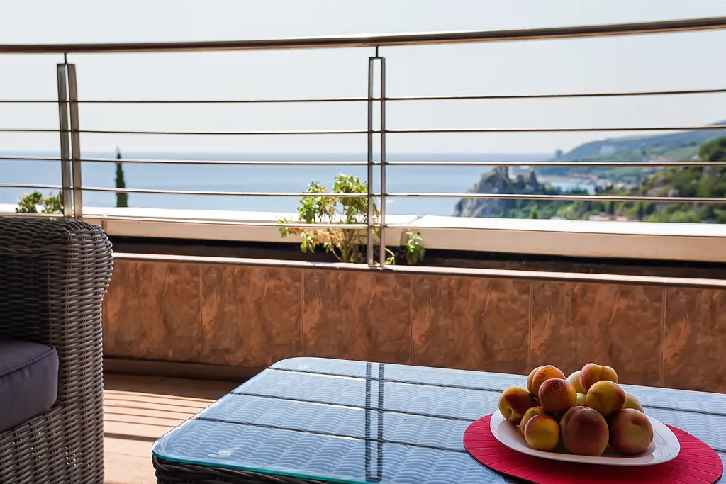 Респектабельные апартаменты с видом на море, горы, рядом с артек