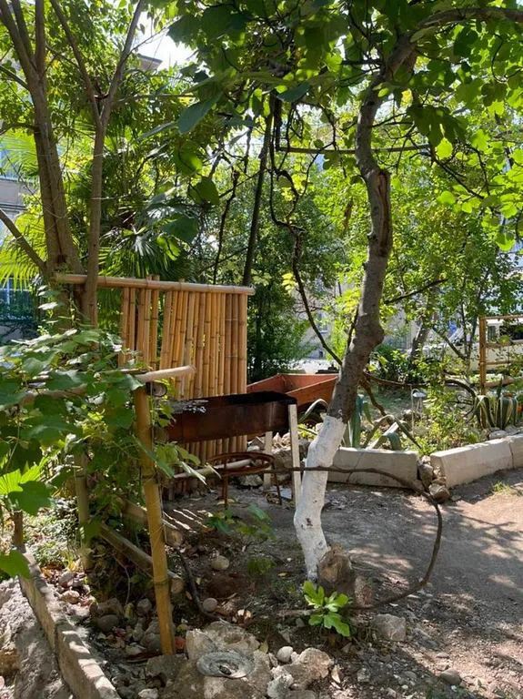 Квартира Просторная квартира с патио — Гагра