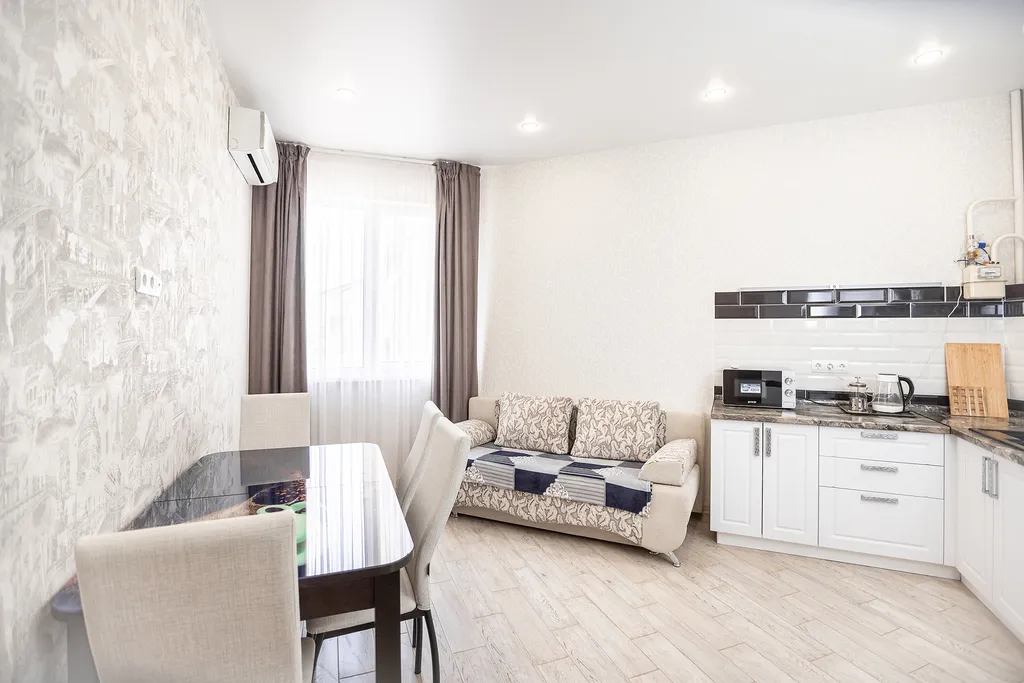 Квартира Квартира в ЖК Изумрудный город на берегу моря с бассейном — Геленджик