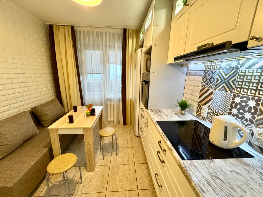 Красивая, уютная квартира в новом доме рядом с ТЦ "Космопорт"