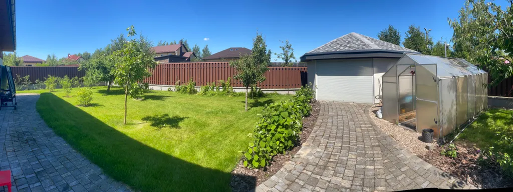 Уютный современный и стильный дом инфракрасной сауной и джакузи