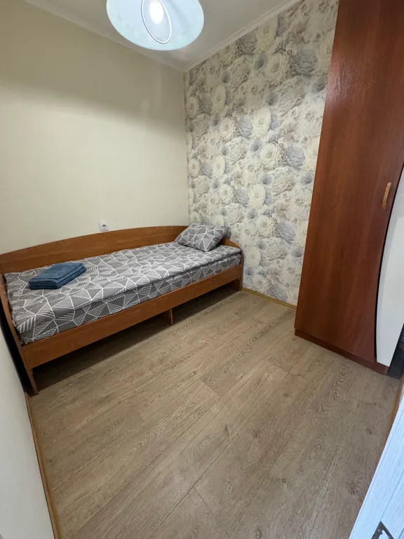 1-комнатная уютная с дополнительной спальней с дверью